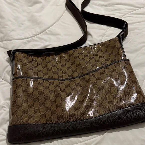Gucci Glossy Brown Monogram Shoulder Bag - Picture 1 of 2